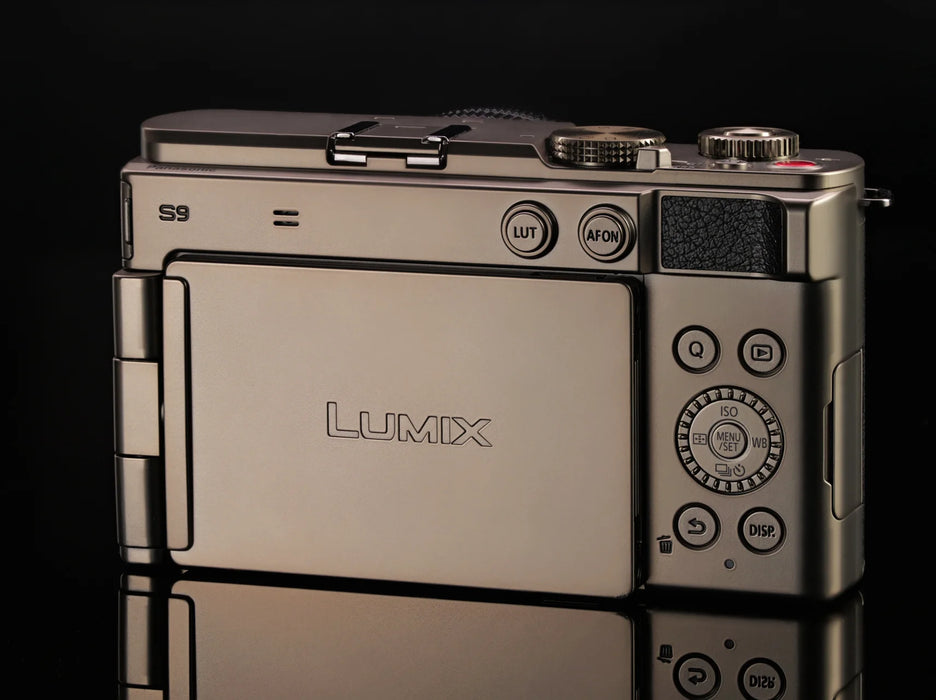 Panasonic Lumix S9 18-40mm Titanium Black